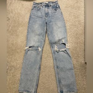 Abercrombie 90s Straight Ultra High Rise ripped light wash jean